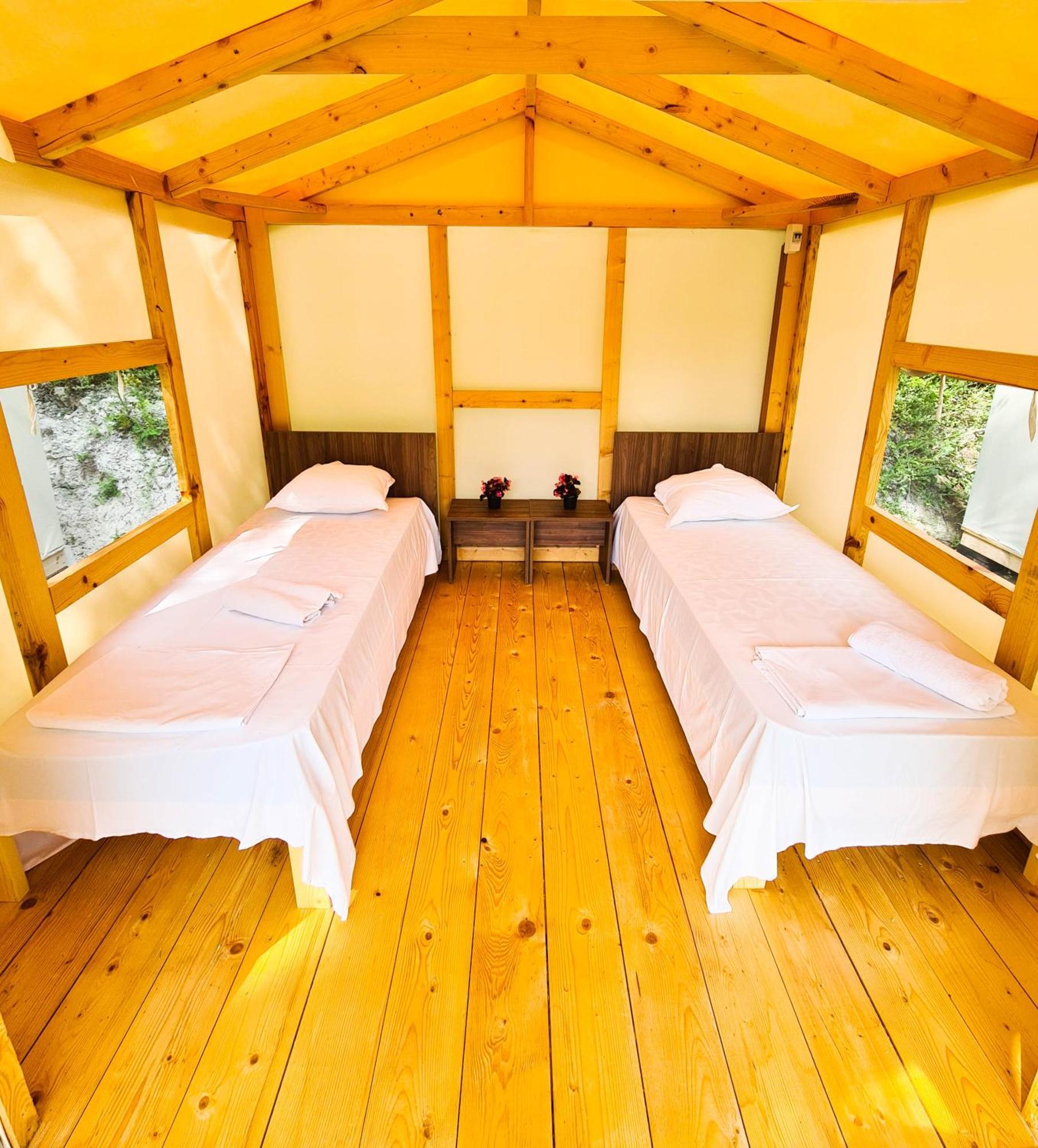 Divoto Glamping Hotell Baltsjik Eksteriør bilde